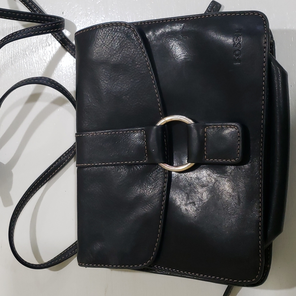 Fossil crossbody leather bag.